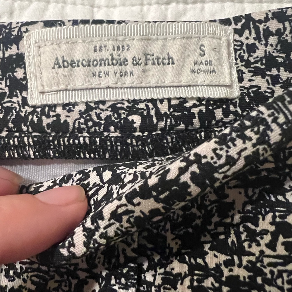 Abercrombie Scuba Twirl Midi black and white Skirt - Picture 7 of 7